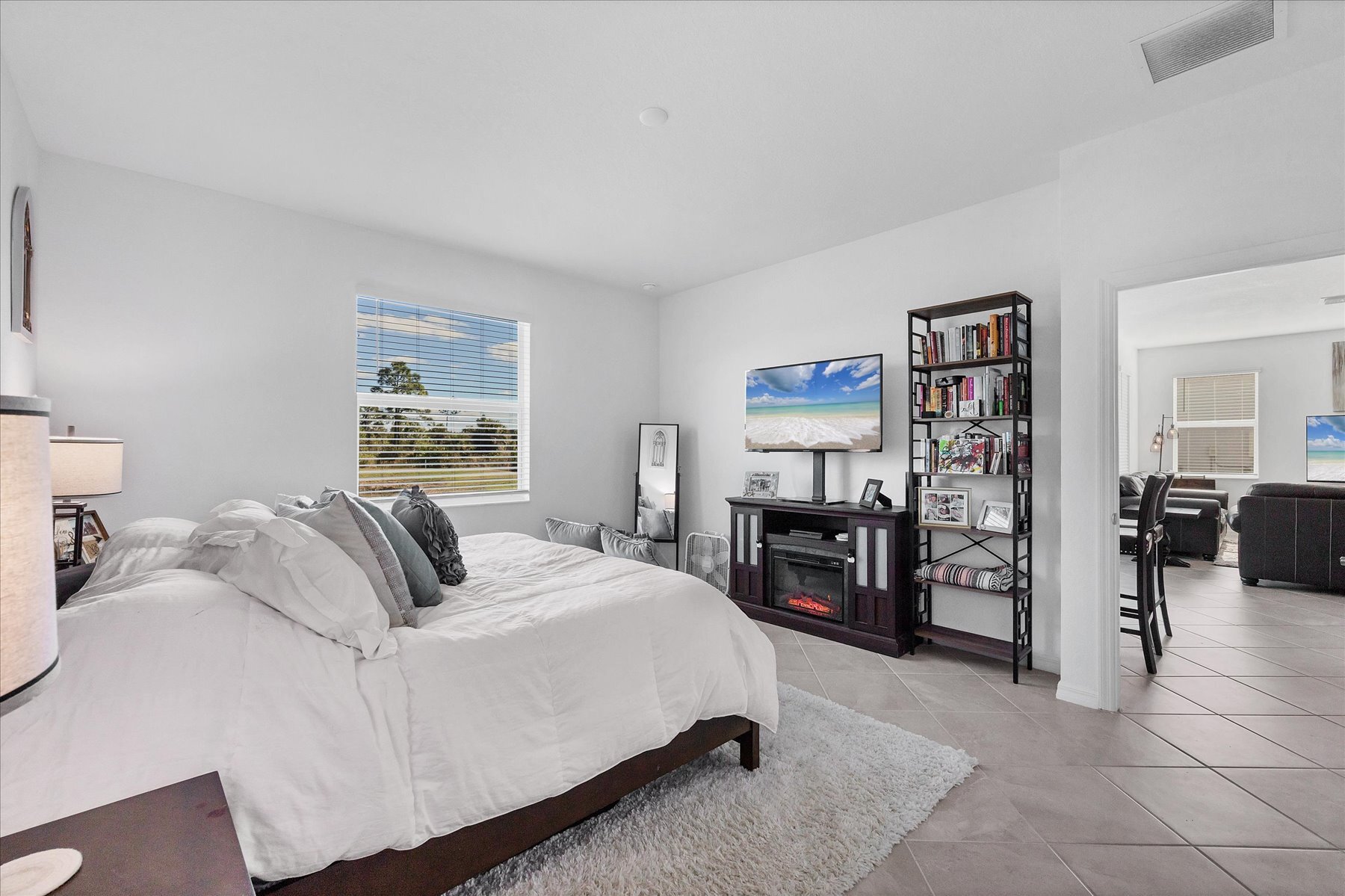 Building Photo - 11314 Pinot Dr