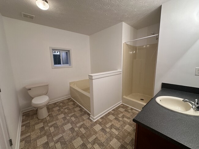 Building Photo - 600 Indian Trail