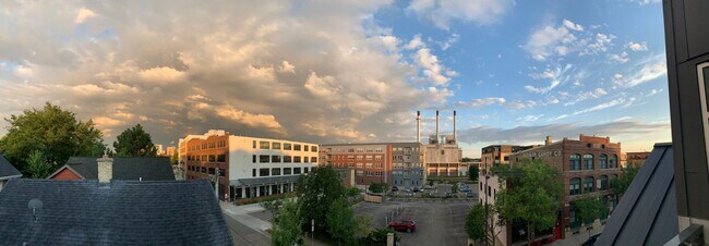 Interior Photo - Uptown East Apartments - 739 Williamson Street