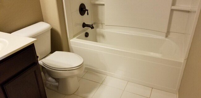 Building Photo - 2248 E Ottawa Ln