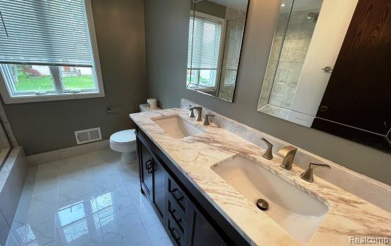 Building Photo - 2145 Lakeshire Dr