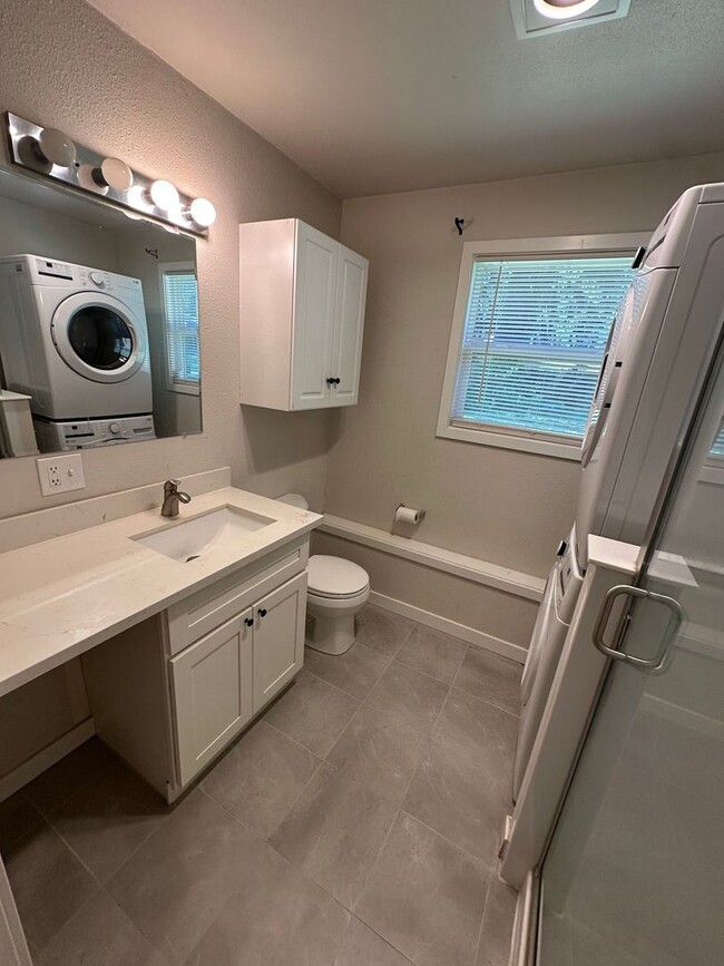 Building Photo - Charming 3 bedroom home in desirable Puyallup