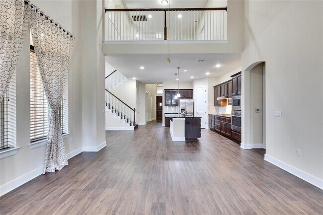 Building Photo - 14208 Tyburn Trail