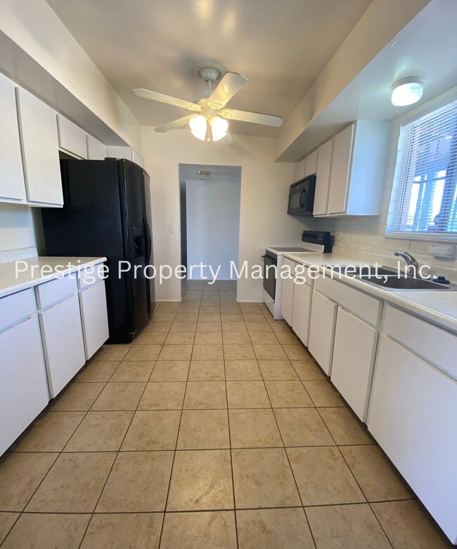 Building Photo - East Side Living Offering, Comfort & Conve...