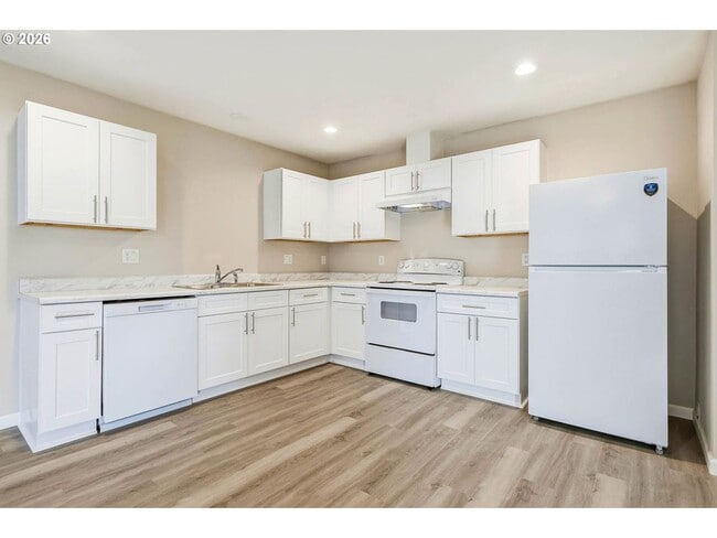 Building Photo - 610 N Earl St