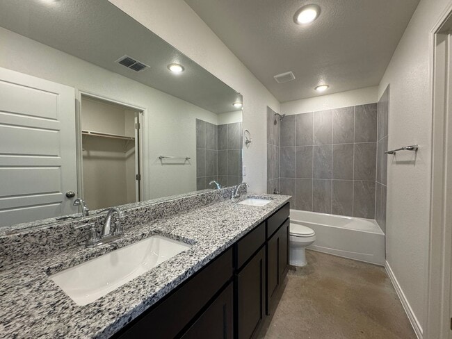 Building Photo - 1206 Concord Dr