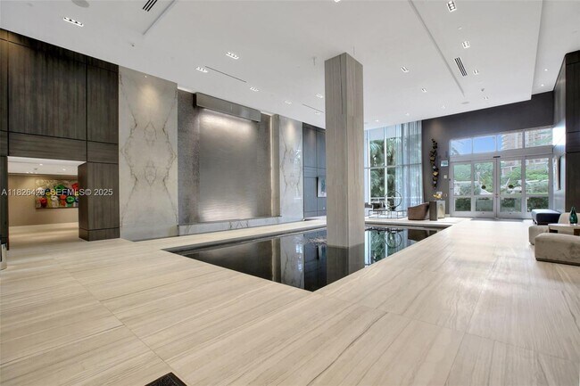 Building Photo - 333 Las Olas Way