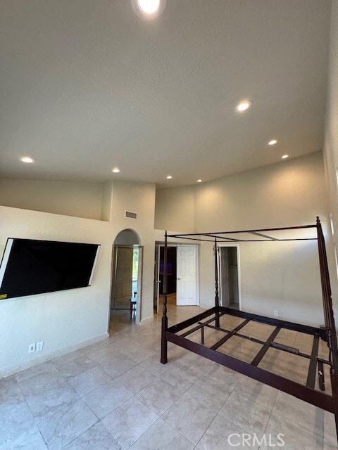 Building Photo - 3350 Deaver Dr