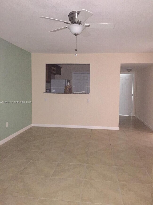 Building Photo - 15201 NE 6th Ave