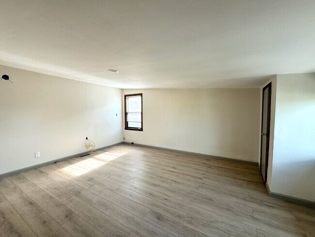 Building Photo - 308 Klotter Ave