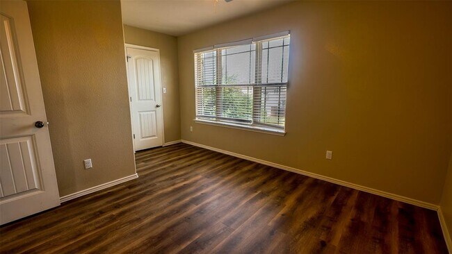 Building Photo - 17208 Bridgefarmer Blvd