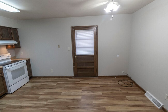 Building Photo - 4467 Santa Anna Dr