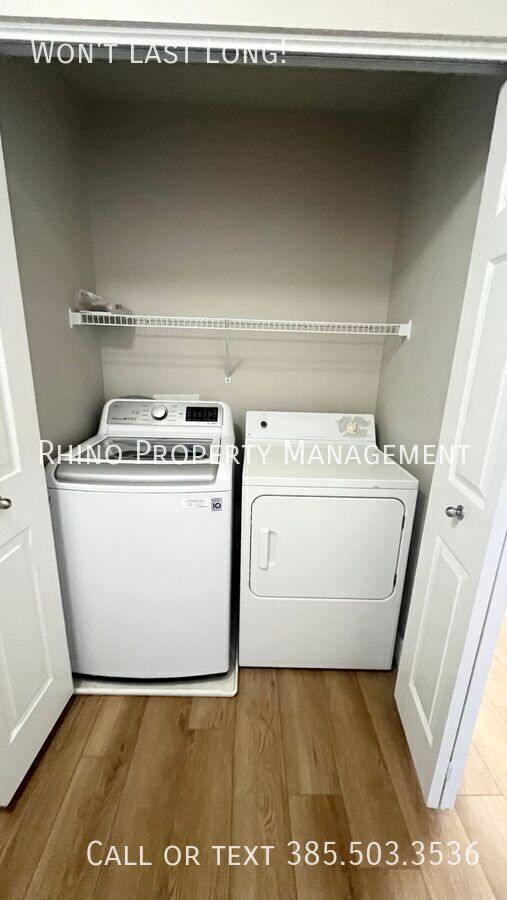 Building Photo - 2343 Adelaide Dr