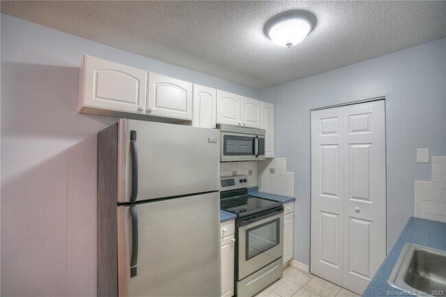 Building Photo - 86 Buddington Rd