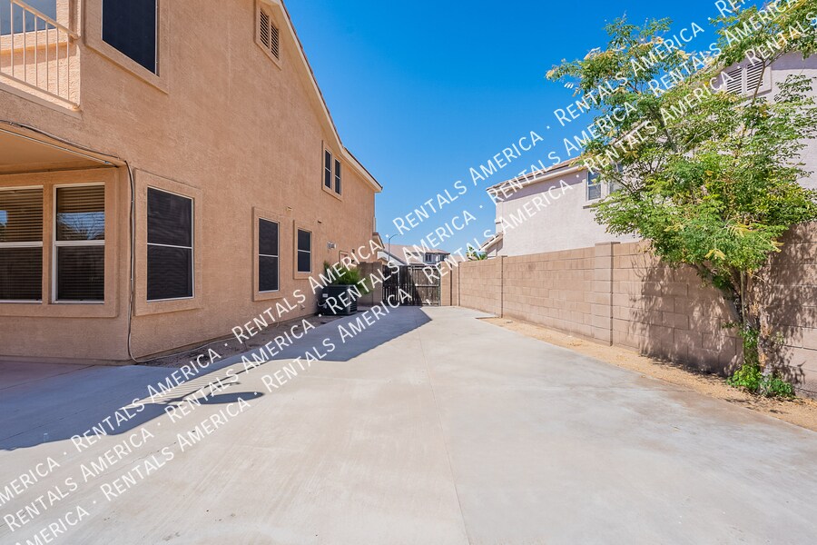 Building Photo - 20277 N 68th Dr