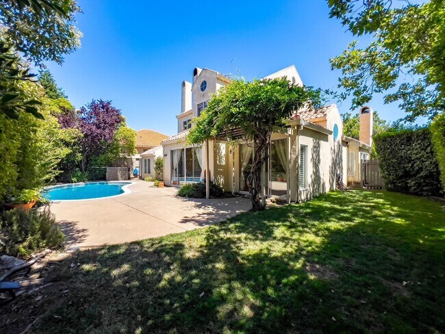 Building Photo - Gorgeous three bedroom North Napa home wit...