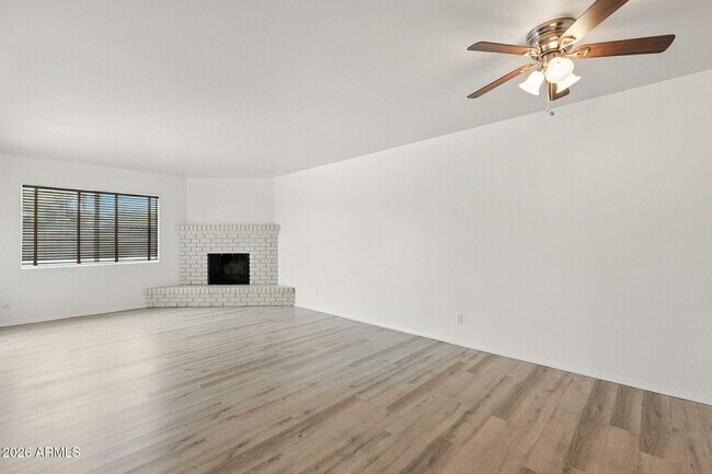 Building Photo - 6839 E Montecito Ave