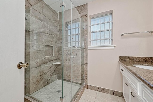 Building Photo - 11503 High Star Dr