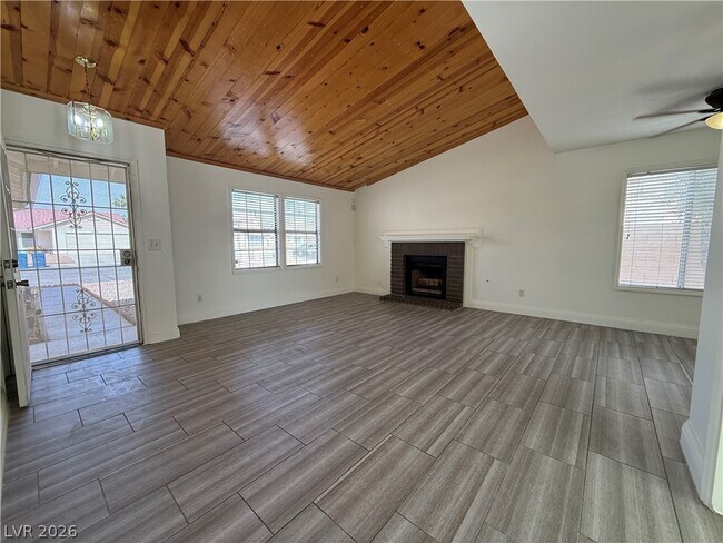 Building Photo - 4308 Apex Dr