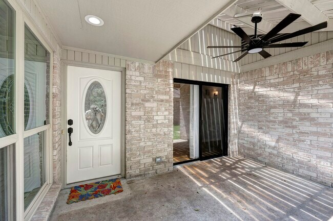 Building Photo - 18506 Glen Briar Ln