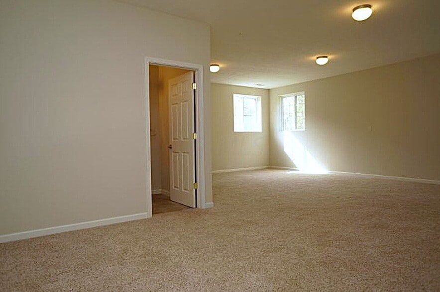 Building Photo - 8616 Maple Leaf Ct