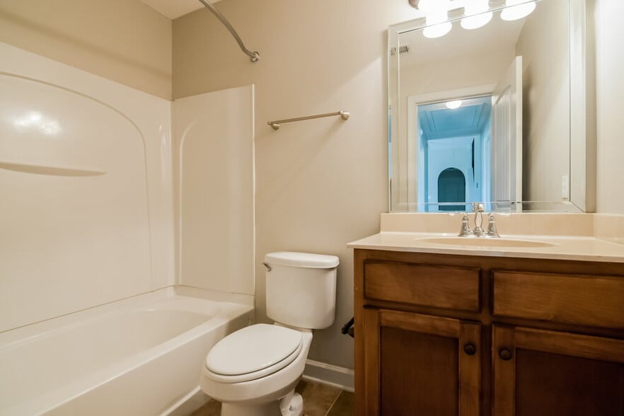 Building Photo - 2571 Blue Ridge Dr