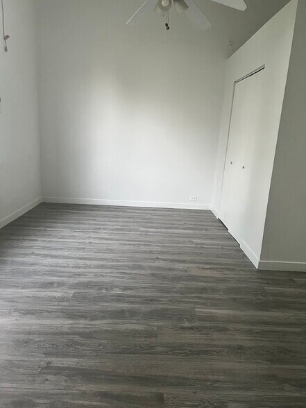 Building Photo - 425 Weber Hoese Ln