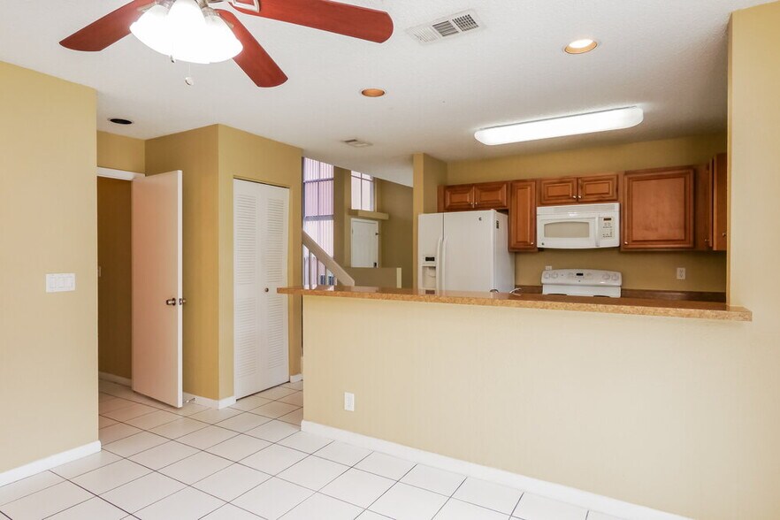 Building Photo - 3275 W Buena Vista Dr