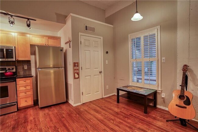 Building Photo - 1026 St Charles Ave NE