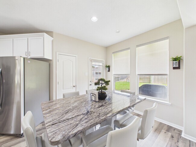 Building Photo - 9426 Russeff Field Ln
