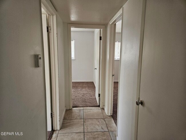 Building Photo - 3411 Garnet Dr