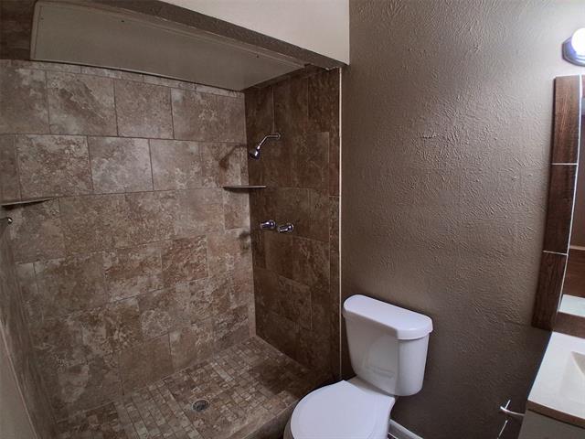 Building Photo - 553 Hanover Dr