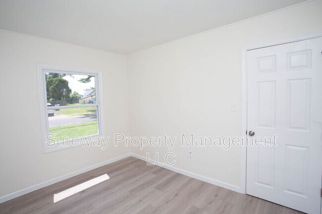 Building Photo - 73 Somerset Dr