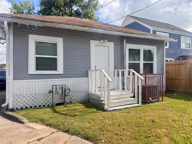 Building Photo - 5224 Leeland St