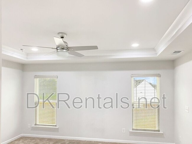 Building Photo - 2650 Quarterdeck Dr