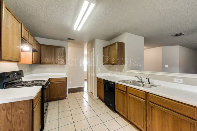 Building Photo - 1117 Scarlet Sage Pkwy