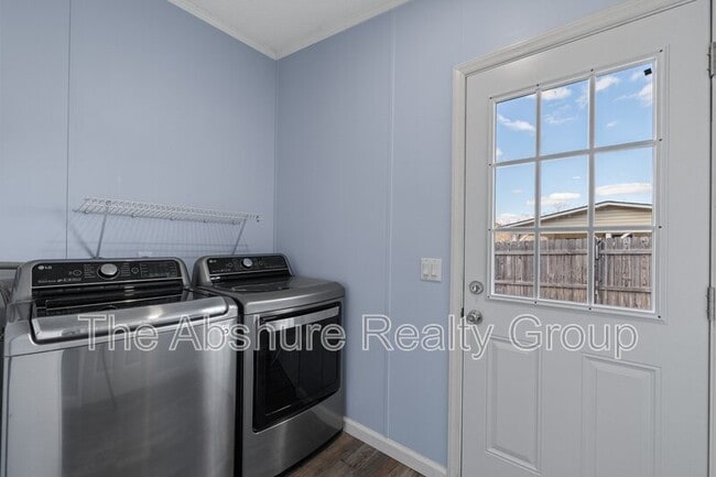 Building Photo - 1508 Willow Downs Cir