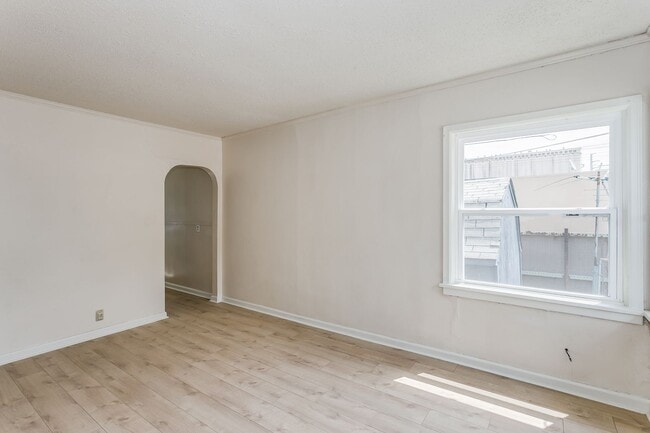 Building Photo - 1802 N Market St