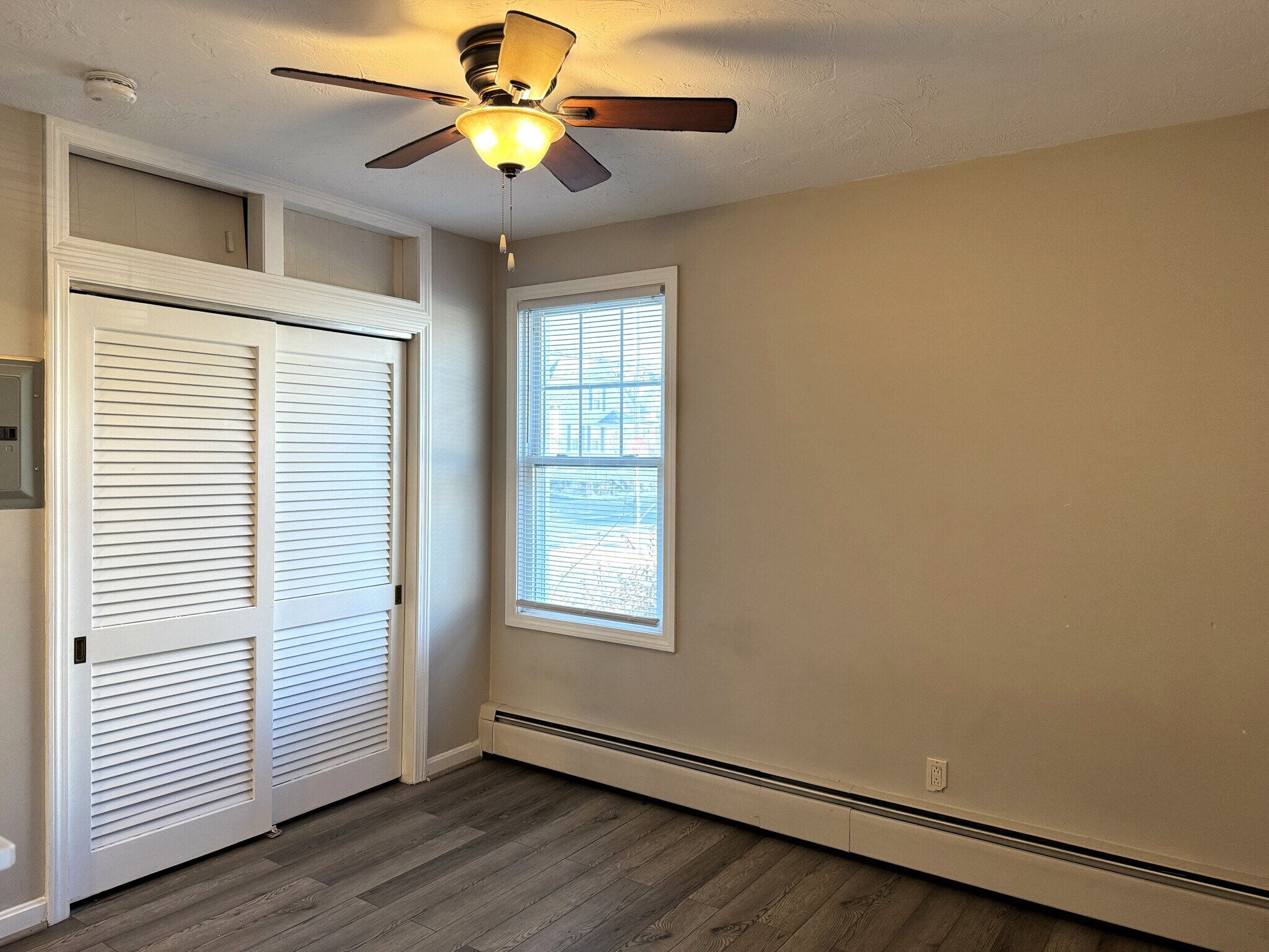 Building Photo - 74 Hamlet Ave