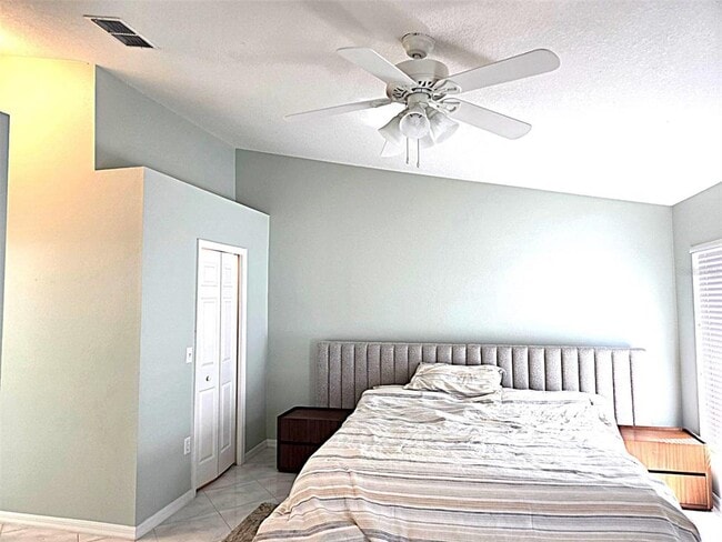 Building Photo - 2547 Estancia Blvd