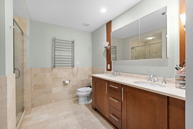 Building Photo - 1025 Maxwell Ln