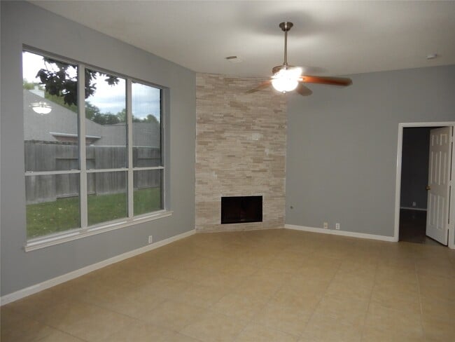 Building Photo - 1119 Nogales Bend Dr