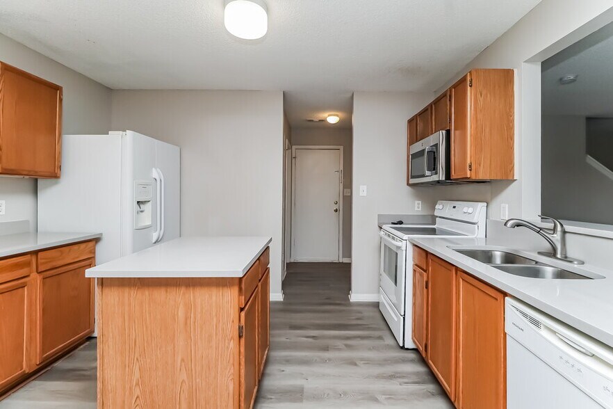 Building Photo - 11313 Red Finch Ln