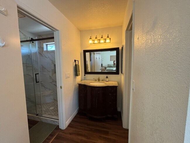 Building Photo - Discover comfortable seasonal living in Mesa, AZ with this well-appointed furnished & updated 2-b...
