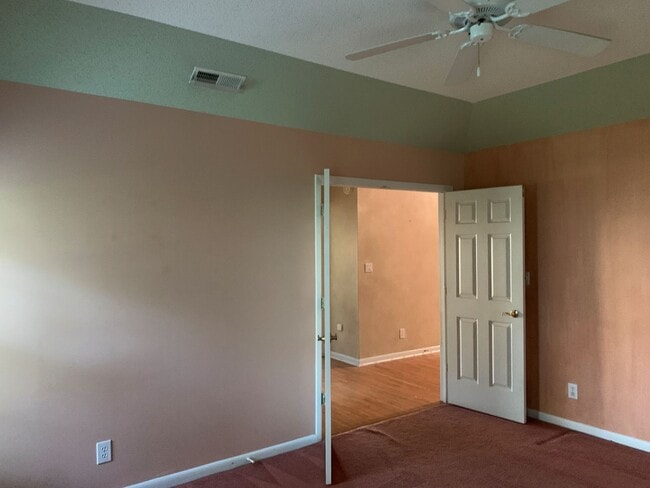 Building Photo - Three Bedroom, 2 Bath Home in Longs. Available Soon! Carolina Room, Enclosed Patio, Two Car Garag...