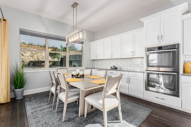 Building Photo - Your dream entertainer's home is here!