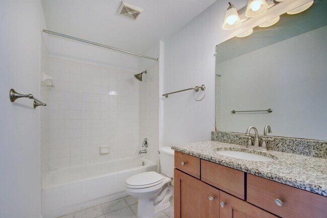 Building Photo - 2020 Greenview Shores Blvd
