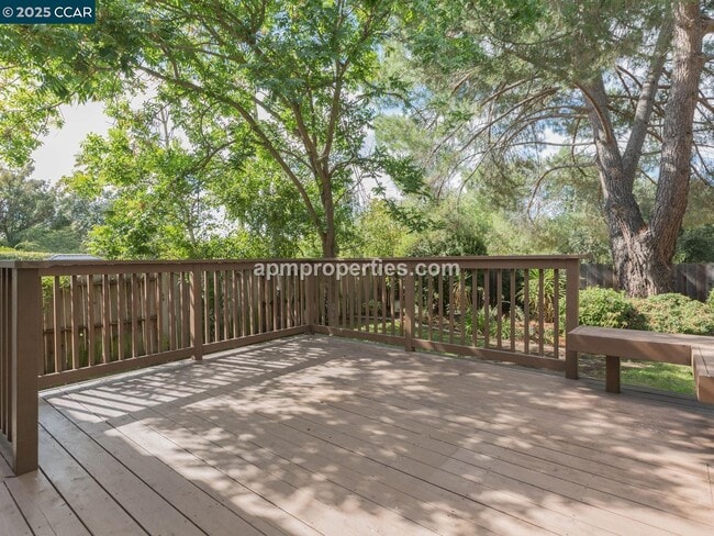 Building Photo - 4112 Creekpoint Ct