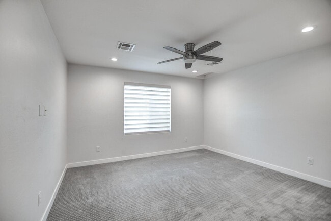 Building Photo - 6929 E Mariposa Dr