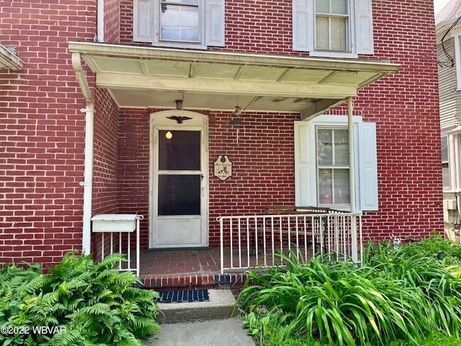 Building Photo - 336 Hastings St